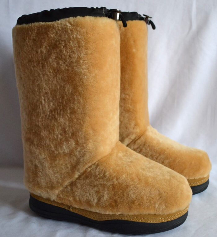 BOGNER LES ARCS DAMEN SCHNEEBOOTS FELL STIEFEL SNOW BOOTS BEIGE-BRAUN AUS SHEARLING Gr 40 NEU