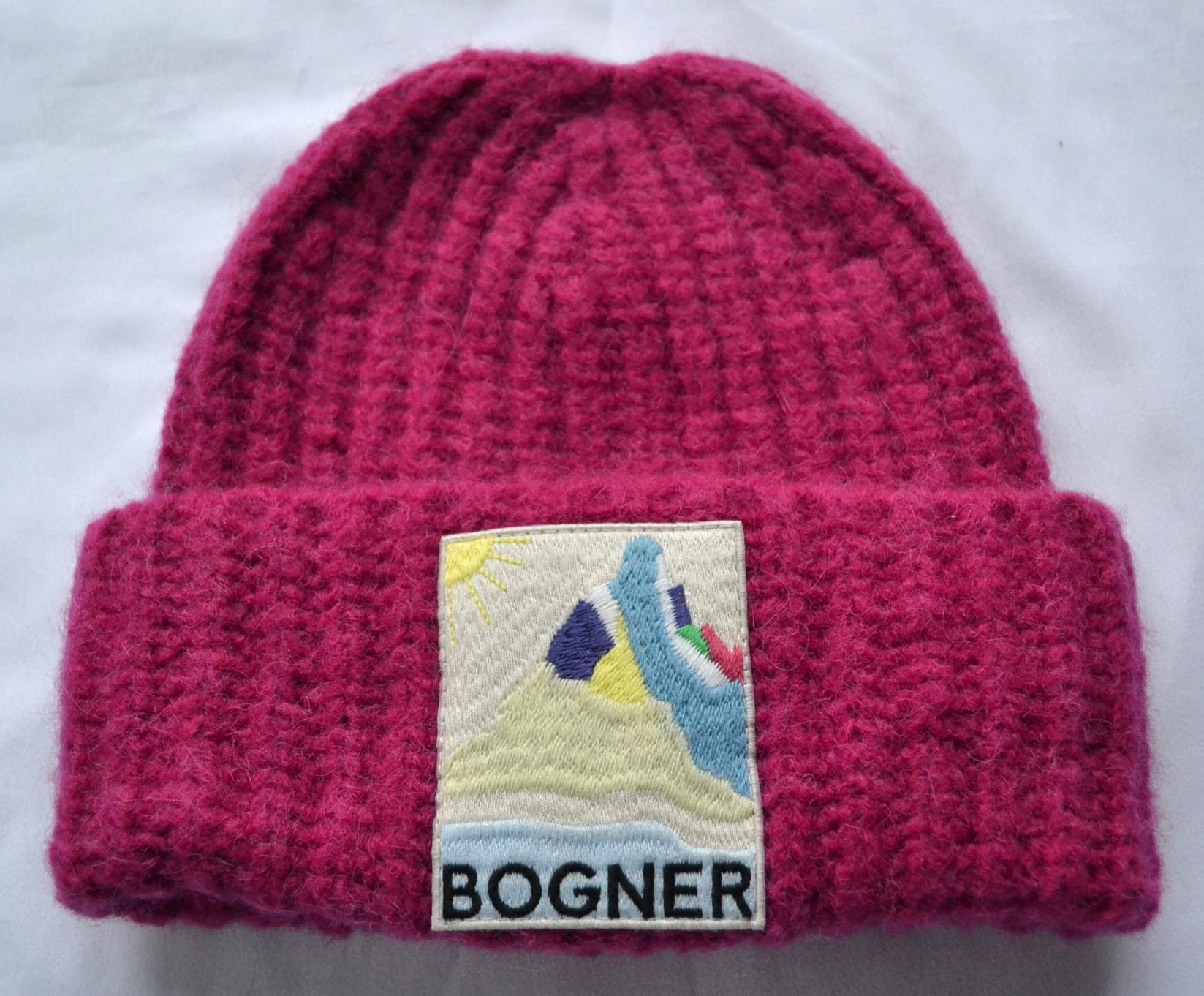 BOGNER DAMEN HERREN MÜTZE LORY 40% WOLLE WOLLMÜTZE KIRSCHROT LOGO PATCH NEU