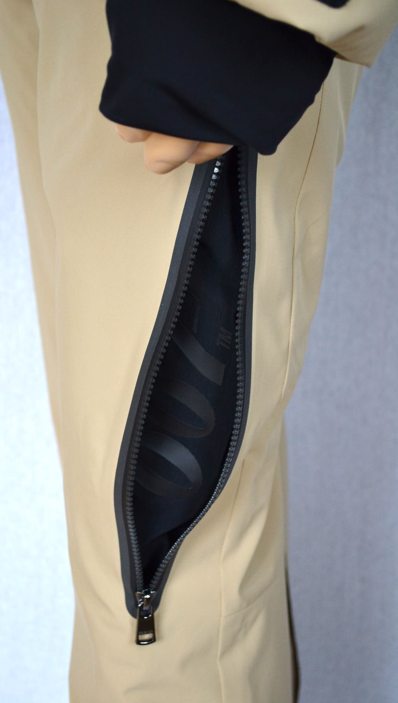 BOGNER 007 BOND SET SKIANZUG HERREN DAUNEN SKIJACKE 4-WEGE STRETCH SCHWARZ-BEIGE + SKIHOSE BOND 20 Gr 50 L NEU – Bild 7