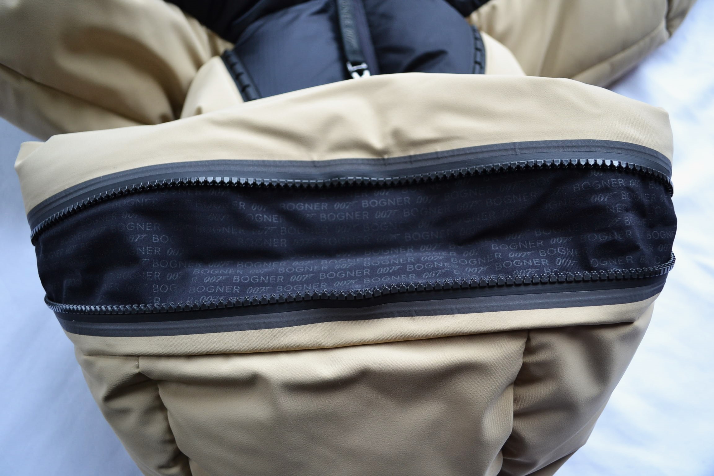 BOGNER 007 BOND SET SKIANZUG HERREN DAUNEN SKIJACKE 4-WEGE STRETCH SCHWARZ-BEIGE + SKIHOSE BOND 20 Gr 50 L NEU – Bild 18