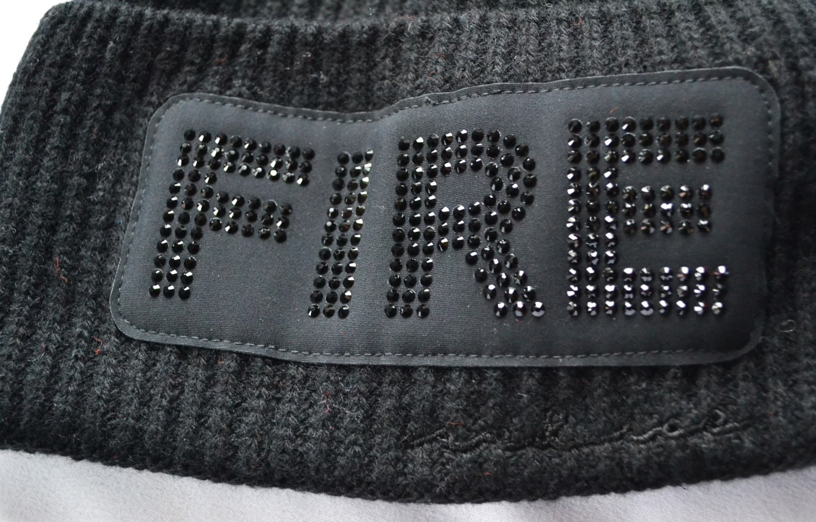 BOGNER FIRE+ICE DAMEN MÜTZE ANELI 10% KASCHMIR WOLLMÜTZE SCHWARZ MIT SWAROVSKI KRISTALLEN LOGO NEU – Bild 3