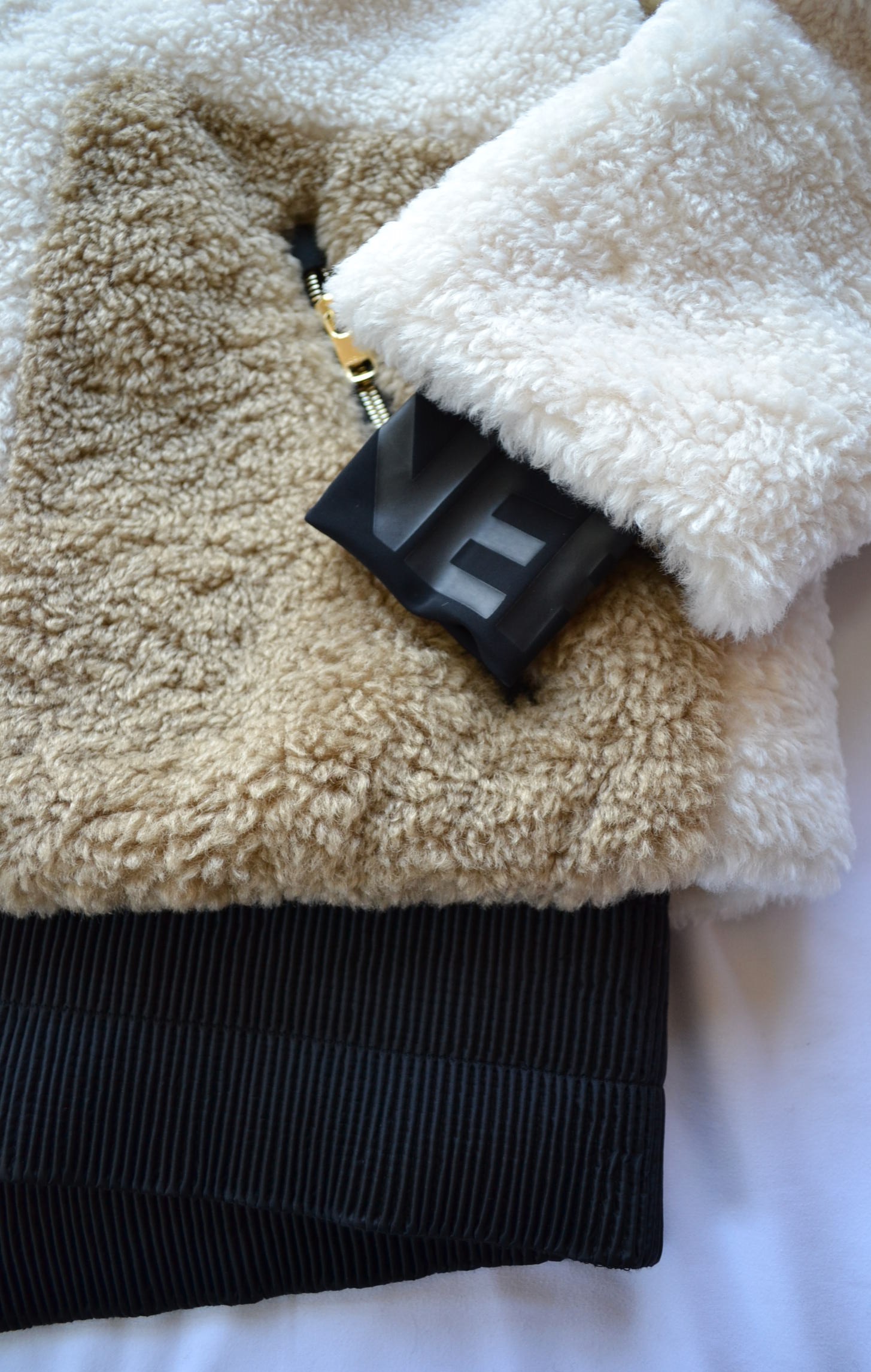 BOGNER KORA DAMEN SKIJACKE OVERSIZE WEIß-BEIGE TEDDYFELL Gr 36 S NEU – Bild 10