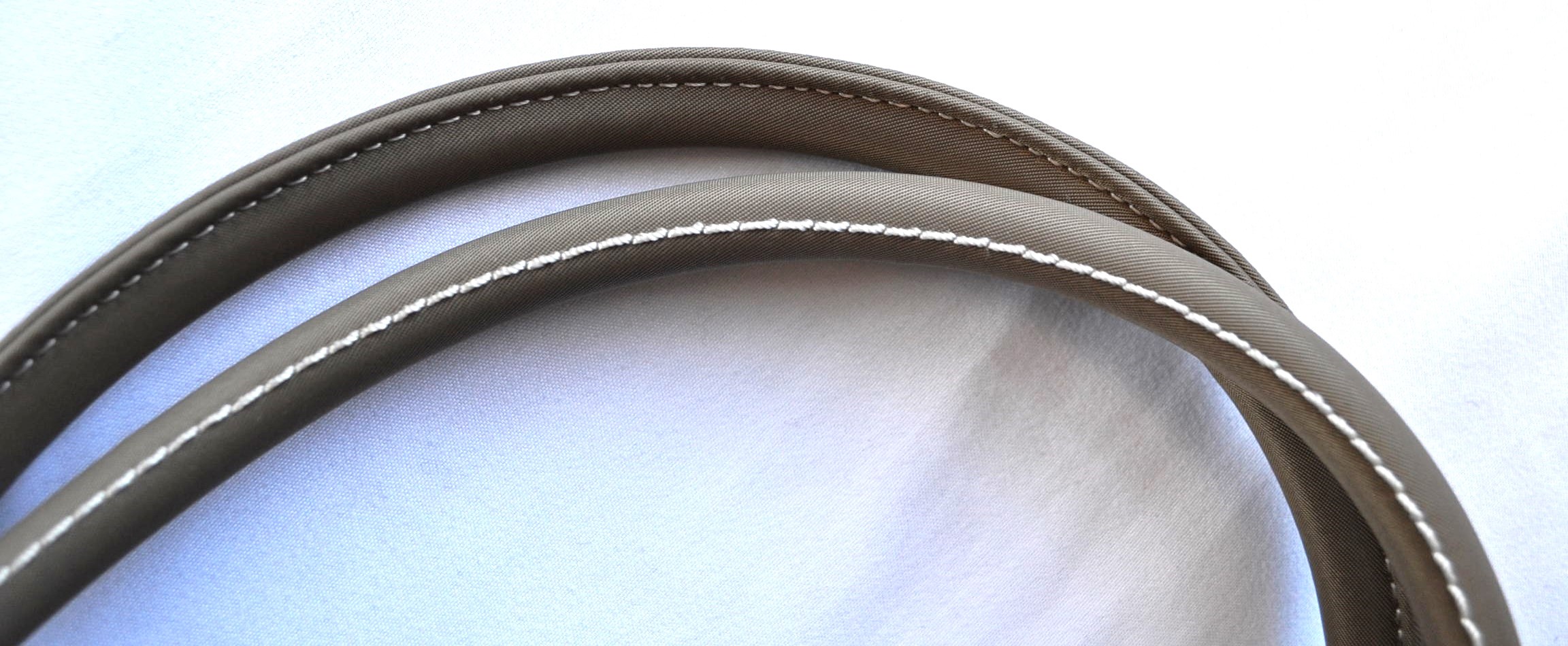 BOGNER SAXON RAJA DAMEN TASCHE HANDTASCHE MIT UMHÄNGEGURT OLIV NEU – Bild 9