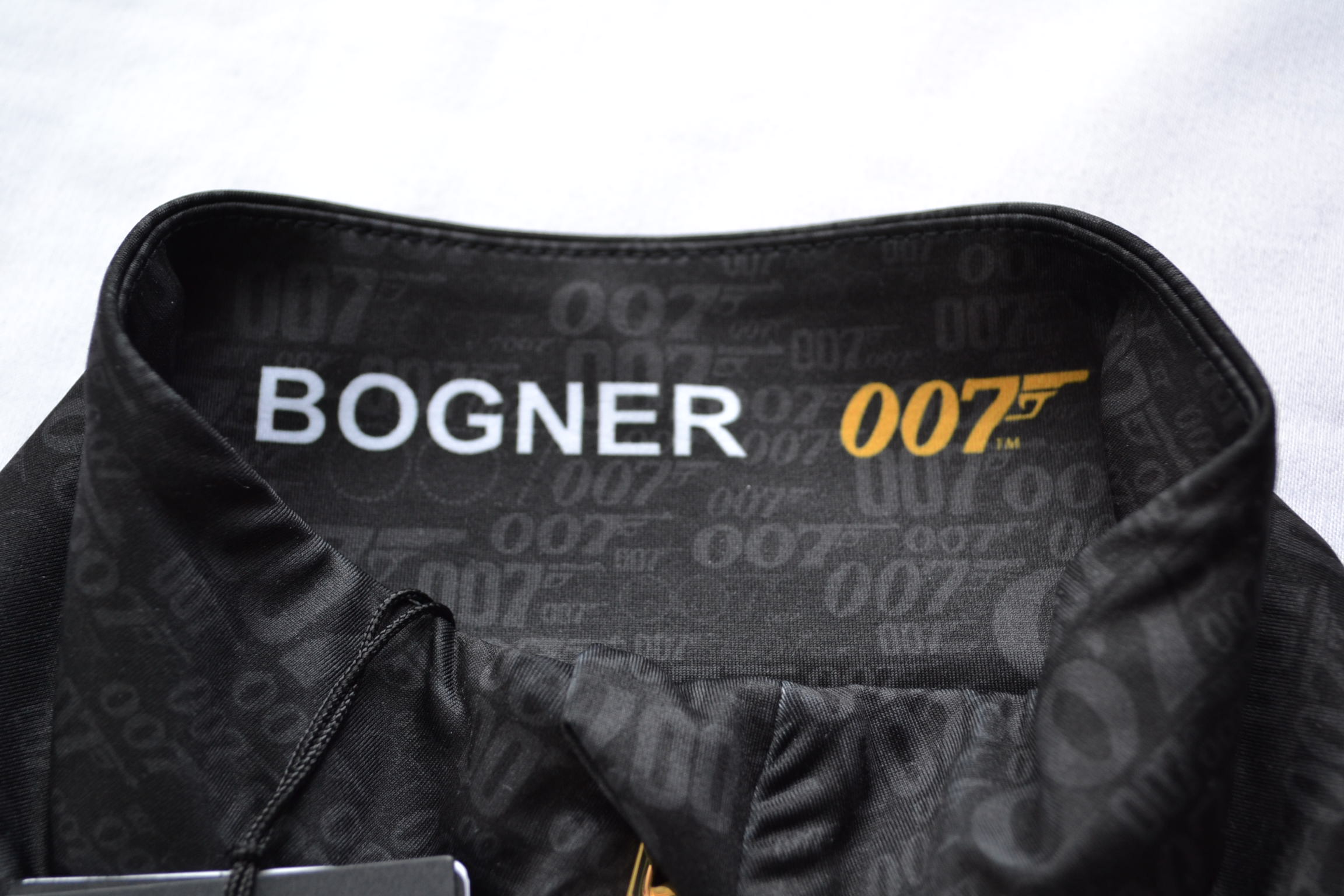 BOGNER DAMEN 007 BOND 13 SKI LONGSLEEVE FIRST LAYER STRETCH UNTERZIEHER SCHWARZ GOLD LOGO PRINT Gr 38 M NEU – Bild 4