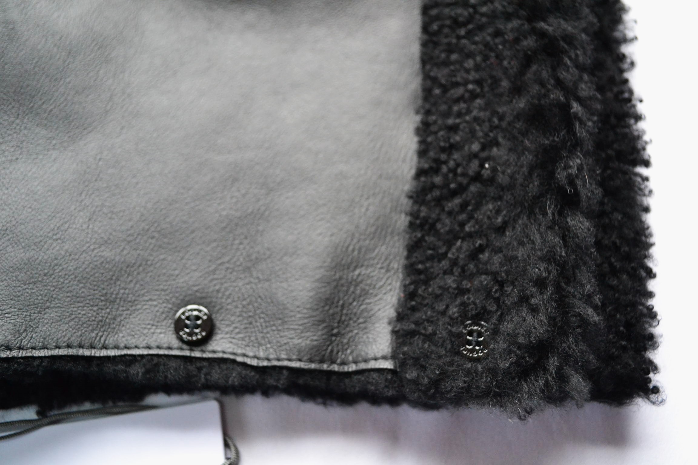 BOGNER FURAYA LAMMFELL LEDER KAPUZE ZUM ANKNÖPFEN für DAMEN JACKE FANJA JONNA ECHTFELL LAMMFELL 6 KNOPFE SCHWARZ NEU – Bild 2